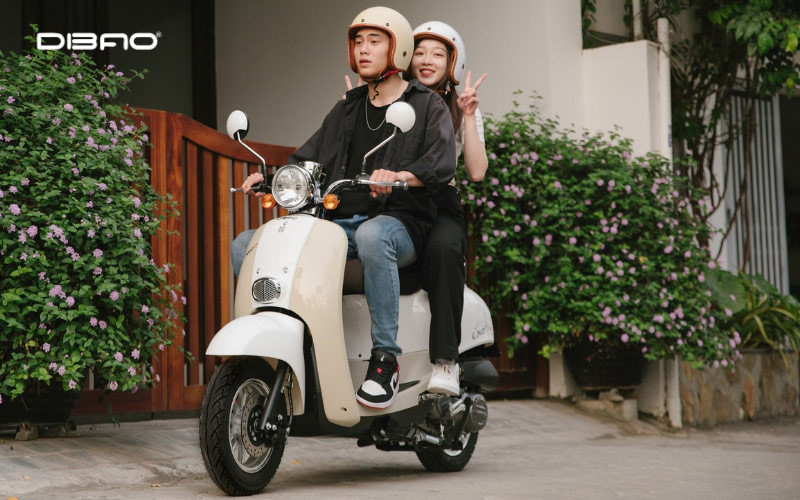 Bạn cần đủ 16 tuổi trở lên để sử dụng xe máy điện